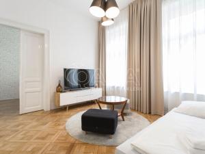 Pronájem bytu 2+kk, Praha, Na Poříčí, 55 m2