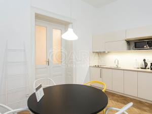 Pronájem bytu 2+kk, Praha, Na Poříčí, 55 m2