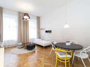 Pronájem bytu 2+kk, Praha, Na Poříčí, 55 m2