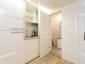 Pronájem bytu 2+kk, Praha, Na Poříčí, 40 m2