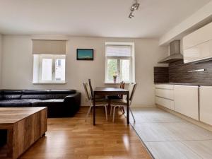 Pronájem bytu 2+kk, Praha - Holešovice, Milady Horákové, 57 m2