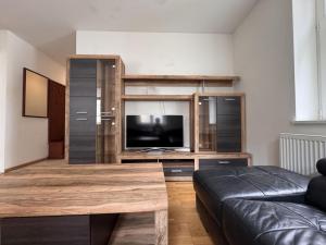 Pronájem bytu 2+kk, Praha - Holešovice, Milady Horákové, 57 m2