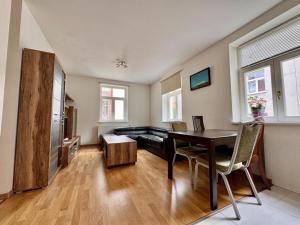 Pronájem bytu 2+kk, Praha - Holešovice, Milady Horákové, 57 m2