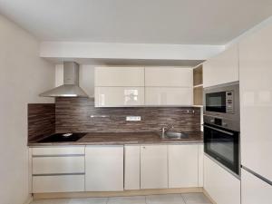 Pronájem bytu 2+kk, Praha - Holešovice, Milady Horákové, 57 m2