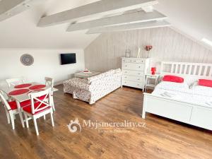 Prodej ubytování, Suchohrdly, Znojemská, 450 m2