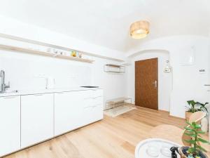 Pronájem komerční nemovitosti, Praha - Vinohrady, Mánesova, 14 m2