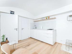 Pronájem komerční nemovitosti, Praha - Vinohrady, Mánesova, 14 m2