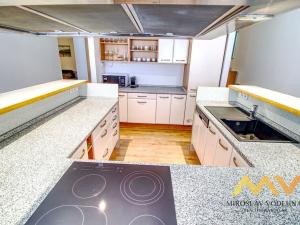 Pronájem bytu 2+kk, Hradec Králové, Malé náměstí, 98 m2