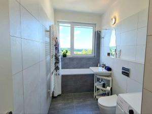 Pronájem bytu 2+kk, Praha - Ďáblice, 52 m2