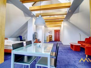 Pronájem bytu 1+kk, Hradec Králové, Malé náměstí, 98 m2