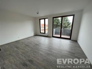 Pronájem bytu 1+kk, Praha - Dolní Chabry, Ústecká, 38 m2