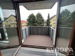 Pronájem bytu 1+kk, Praha - Dolní Chabry, Ústecká, 38 m2