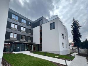Pronájem bytu 1+kk, Praha - Dolní Chabry, Ústecká, 38 m2