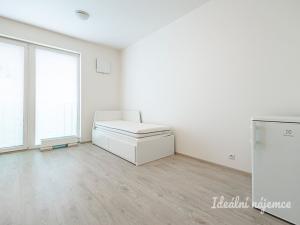 Pronájem bytu 1+kk, Praha - Letňany, Chlebovická, 33 m2