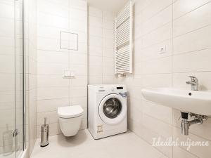 Pronájem bytu 1+kk, Praha - Letňany, Chlebovická, 33 m2