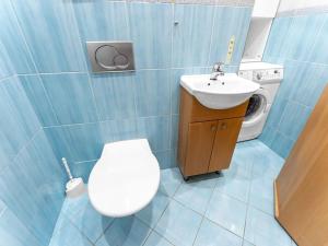 Pronájem bytu 2+kk, Praha - Kobylisy, Kyselova, 60 m2