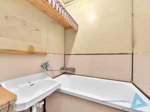 Prodej bytu 2+1, Nová Paka, Achátová, 47 m2