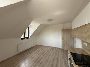 Pronájem bytu 2+kk, Břeclav, Na Valtické, 55 m2