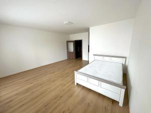 Pronájem bytu 1+kk, Praha - Modřany, Soukalova, 41 m2