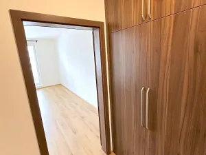 Pronájem bytu 1+kk, Praha - Modřany, Soukalova, 41 m2