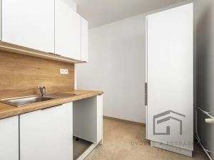 Pronájem bytu 2+1, Praha - Hloubětín, Mochovská, 52 m2