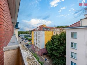 Prodej bytu 1+1, Karlovy Vary, K. Čapka, 36 m2