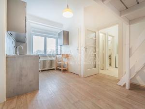 Pronájem bytu 1+1, Praha - Vršovice, Karpatská, 38 m2