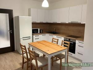 Pronájem bytu 2+kk, Praha - Žižkov, Olšanská, 72 m2