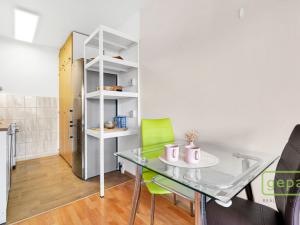 Prodej bytu 2+kk, Praha, Pavrovského, 43 m2