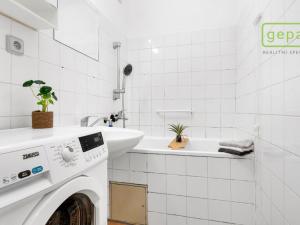 Prodej bytu 2+kk, Praha, Pavrovského, 43 m2