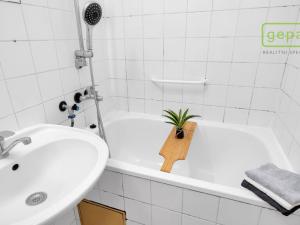 Prodej bytu 2+kk, Praha, Pavrovského, 43 m2