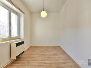 Prodej bytu 1+1, Velké Březno, 32 m2