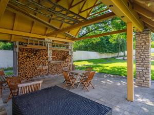 Prodej rodinného domu, Lhotka, 600 m2