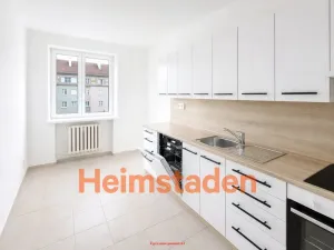 Pronájem bytu 1+kk, Havířov - Město, Hlavní třída, 38 m2