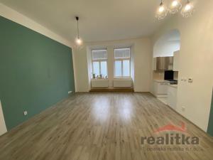 Pronájem bytu 2+kk, Opava - Předměstí, Olomoucká, 66 m2