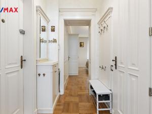 Prodej bytu 2+kk, Karlovy Vary, Sadová, 64 m2