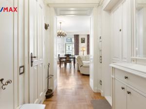 Prodej bytu 2+kk, Karlovy Vary, Sadová, 64 m2