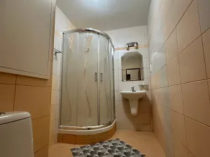 Pronájem bytu 2+1, Děčín, Kladenská, 61 m2