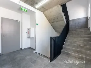Pronájem bytu 1+kk, Praha - Kyje, Za černým mostem, 27 m2
