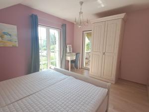 Prodej rodinného domu, Karlovy Vary, Sopečná, 350 m2