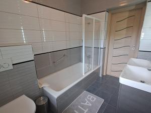Prodej rodinného domu, Karlovy Vary, Sopečná, 350 m2