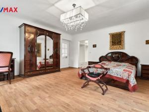 Prodej bytu 3+1, Karlovy Vary, Raisova, 118 m2