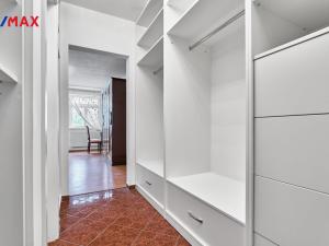 Prodej bytu 3+1, Karlovy Vary, Raisova, 118 m2