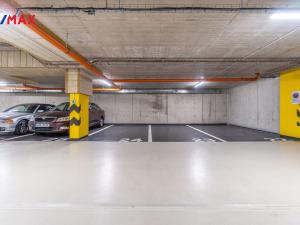 Pronájem garážového stání, Praha - Strašnice, Nad vodovodem, 15 m2