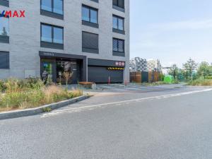 Pronájem garážového stání, Praha - Strašnice, Nad vodovodem, 15 m2