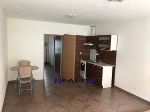 Pronájem bytu 1+kk, Žatec, Tyršova, 29 m2