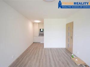 Pronájem bytu 2+kk, Králův Dvůr, Nad Stadionem, 40 m2