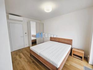 Pronájem bytu 2+kk, Praha - Holešovice, U průhonu, 83 m2