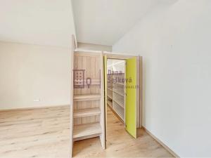 Pronájem bytu 1+kk, Jindřichův Hradec, Panská, 34 m2