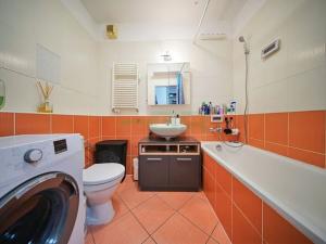Pronájem bytu 2+kk, Praha - Vysočany, Pod Harfou, 66 m2